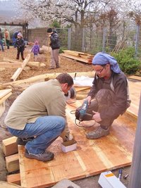 Spielburg wird in Mitmach-Aktion gebaut